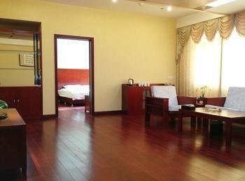 Qingdao Excalibur Hotel Экстерьер фото